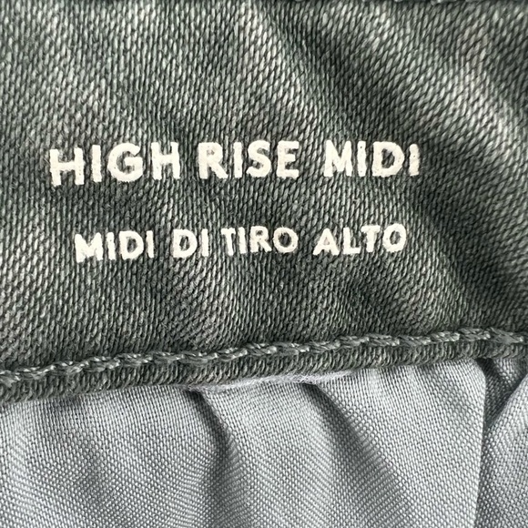 Universal Thread Green High Rise Midi Cuffed Hem Jean Shorts Size 0 Women’s - Picture 4 of 6